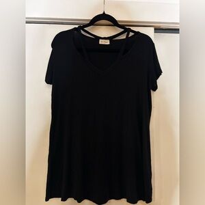 Free kisses Black Short Sleeve V-Neck Top